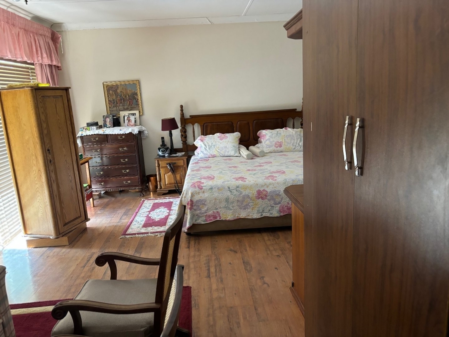 4 Bedroom Property for Sale in Wilkoppies North West